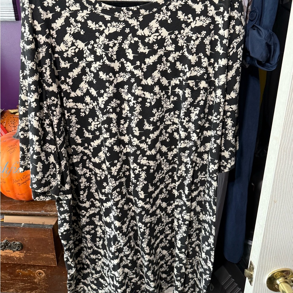 HB  Men’s Black & Cream short sleeve Shirt- 3XLGT- NWOT